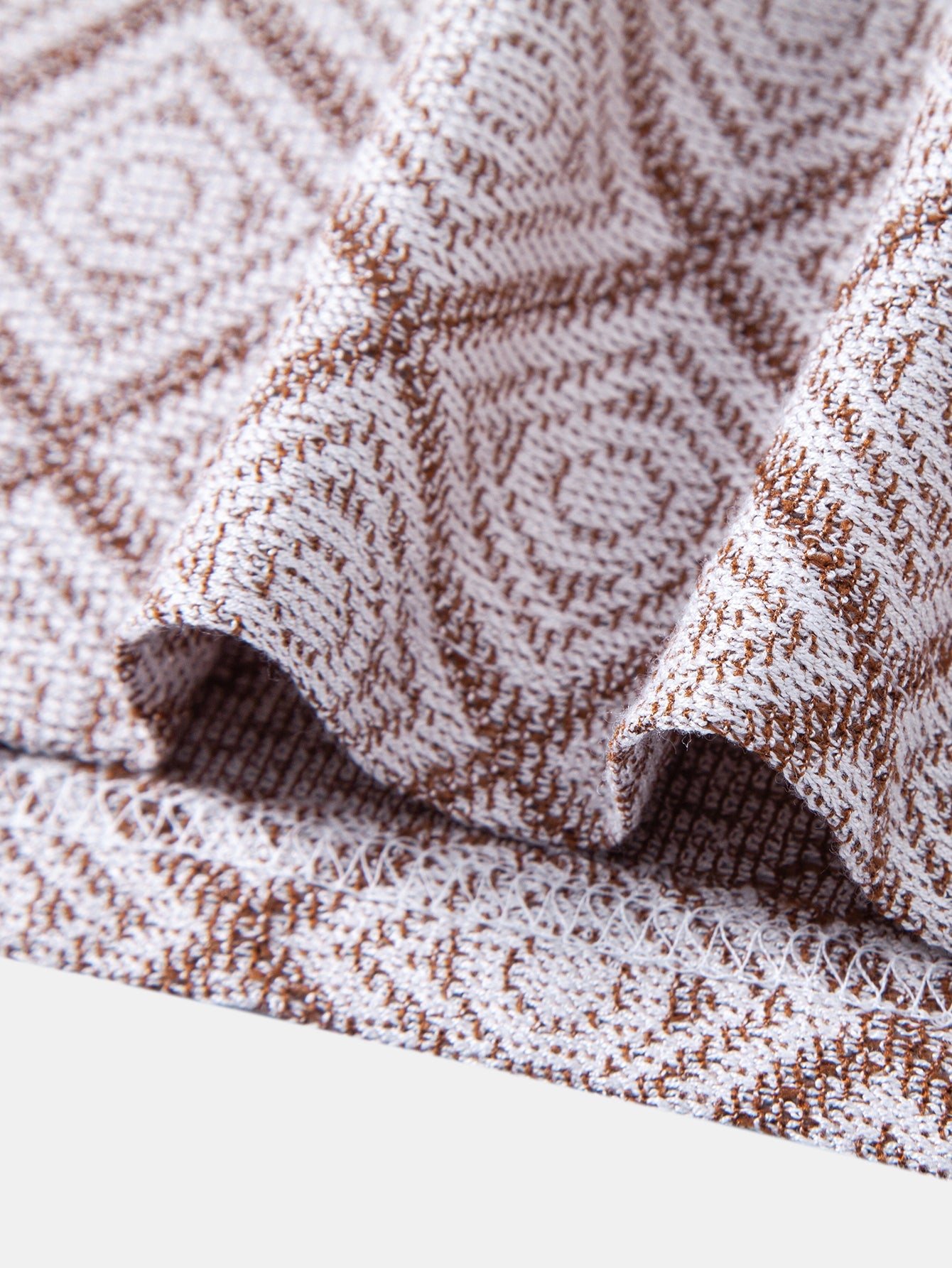 بولو جاكاردي بتصميم هندسي