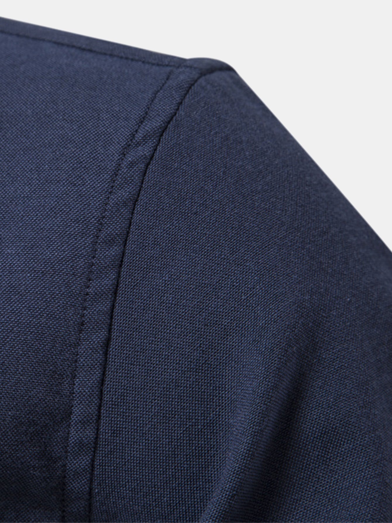 قميص أكسفورد بأكمام طويلة مزود بأزرار