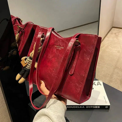 غريس | حقيبة جلدية نباتية مستوحاة من الطراز القديم