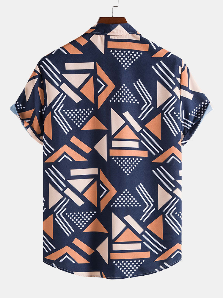 قميص بطبعة هندسية