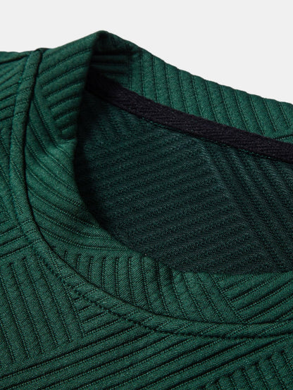 تي شيرت طويل الأكمام بتصميم مخطط وحواف منحنية